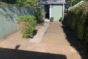 29 Courtland St, Bordentown, NJ 08505 - Photo 2