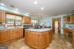 1404 Columbus Rd, Burlington, NJ 08016 - Photo 8