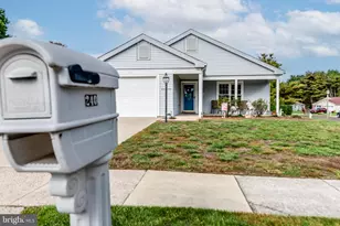 240 Huntington Dr, Southampton, NJ 08088 - Photo 2