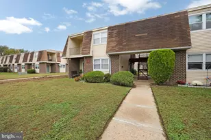 7 Florence Tollgate Pl, Florence, NJ 08518 - Photo 2