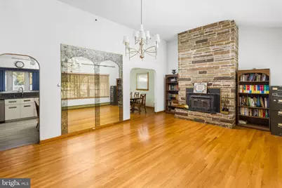 816 East, Bordentown, NJ 08505 - Photo 4