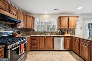 32 Constitution Dr, Southampton, NJ 08088 - Photo 10