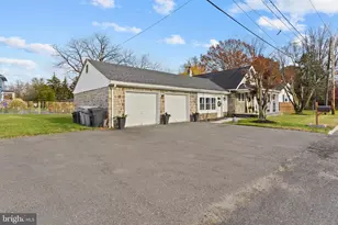 105 Maple Ave, Bordentown, NJ 08505 - Photo 4