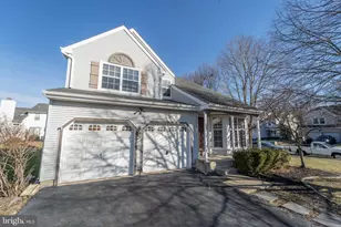 19 Dryden, Burlington, NJ 08016 - Photo 1