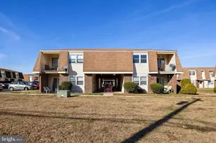 27 Florence Tollgate Pl, Burlington, NJ 08016 - Photo 1