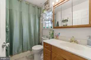 8 Orangewood Ln, Burlington, NJ 08016 - Photo 12