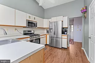 102 Carriage Hill Ct, Mansfield Township, NJ 08022 - Photo 14