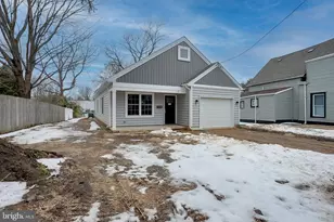 48 Pine St, Beverly, NJ 08010 - Photo 2