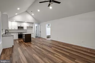 48 Pine St, Beverly, NJ 08010 - Photo 4