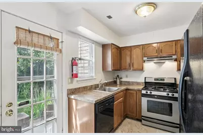 329 Gwynedd Court, Mount Laurel, NJ 08054 - Photo 8