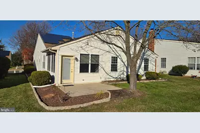 117 Carriage Hill Court, Mansfield Township, NJ 08022 - Photo 2