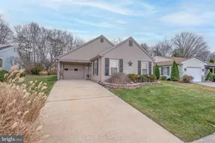 186 Dorchester Dr, Southampton, NJ 08088 - Photo 2