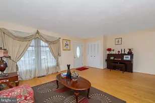40 Rittenhouse Dr, Willingboro, NJ 08046 - Photo 4