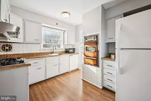 2211 Chestnut Hill Dr, Cinnaminson, NJ 08077 - Photo 12