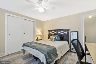 111 Thompson St, Burlington, NJ 08016 - Photo 12