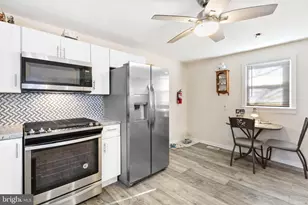 111 Thompson St, Burlington, NJ 08016 - Photo 10