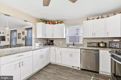 111 Thompson Street, Burlington, NJ 08016 - Photo 8