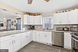 111 Thompson St, Burlington, NJ 08016 - Photo 8