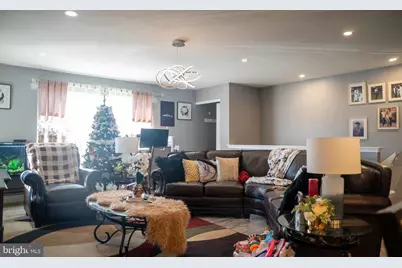 881 Scotswood Court, Mount Laurel, NJ 08054 - Photo 4