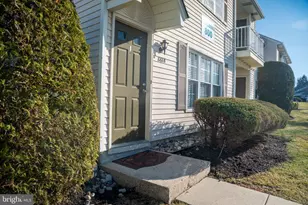881 Scotswood Ct, Mount Laurel, NJ 08054 - Photo 2