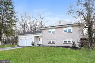 117 Schoolhouse Terrace, Mount Laurel, NJ 08054 - Photo 2