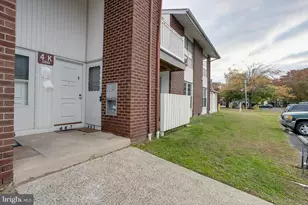 275 Green St, Edgewater Park, NJ 08010 - Photo 2