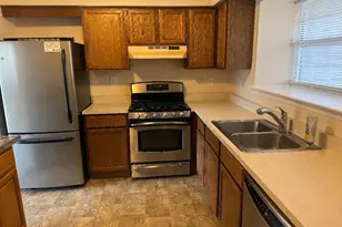 9 Hanover Ct, Bordentown, NJ 08505 - Photo 2