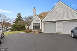 213 Birch Hollow Dr, Bordentown, NJ 08505 - Photo 2