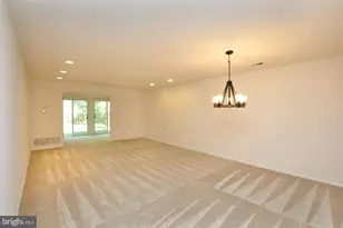 33 W Berwin Way, Mount Laurel, NJ 08054 - Photo 6