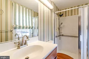 136 Glenview Ln, Willingboro, NJ 08046 - Photo 18