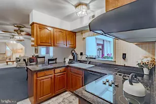 136 Glenview Ln, Willingboro, NJ 08046 - Photo 16