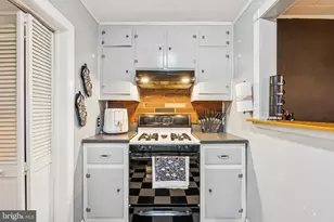 1026 Park St, Florence, NJ 08518 - Photo 4