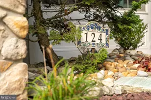 124 Ridgway Dr, Bordentown, NJ 08505 - Photo 2