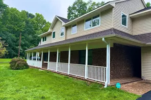 9 Beechwood, Burlington Township, NJ 08016 - Photo 2