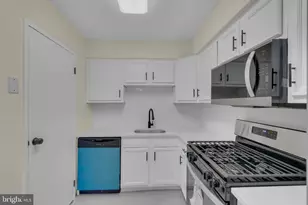 1084 Harbour Dr, Palmyra, NJ 08065 - Photo 14