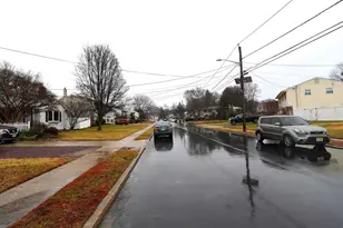 33 Sycamore Dr, Burlington, NJ 08016 - Photo 4