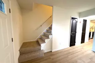 8 Royal Ct, Willingboro, NJ 08046 - Photo 2