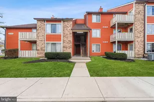 2702 Sussex Ct, Mount Laurel, NJ 08054 - Photo 2