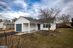 38 Narberth Pl, Southampton, NJ 08088 - Photo 2