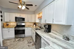 19 Blackhawk Ct, Medford, NJ 08055 - Photo 12