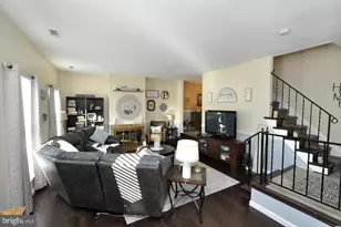 19 Blackhawk Ct, Medford, NJ 08055 - Photo 4