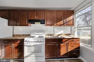 212 Warren St, Beverly, NJ 08010 - Photo 6