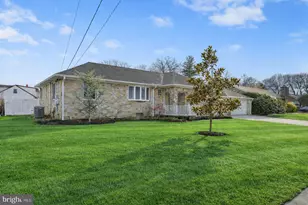 21 Linden Rd, Bordentown, NJ 08505 - Photo 2