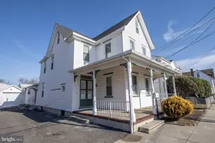 131 Bridgeboro St, Riverside, NJ 08075 - Photo 2