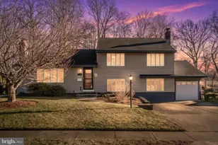 154 Fox Chase Dr, Delran, NJ 08075 - Photo 1