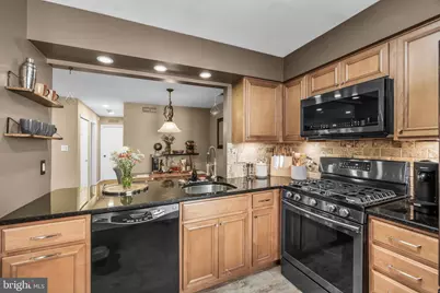 2904 Heatherstone Court, Mount Laurel, NJ 08054 - Photo 2