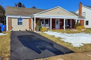 146 Glenview Ln, Willingboro, NJ 08046 - Photo 2