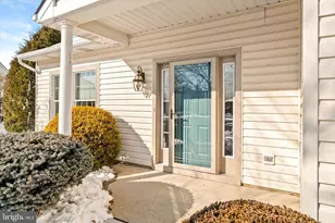 14 Covered Bridge Cir, Mansfield Township, NJ 08022 - Photo 2