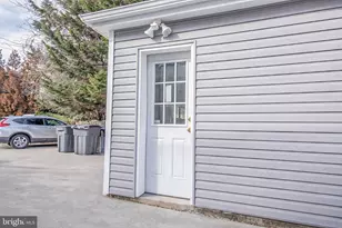 17 Lafayette St, Riverside, NJ 08075 - Photo 2