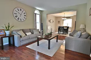 114 Connor Ct, Burlington, NJ 08016 - Photo 2